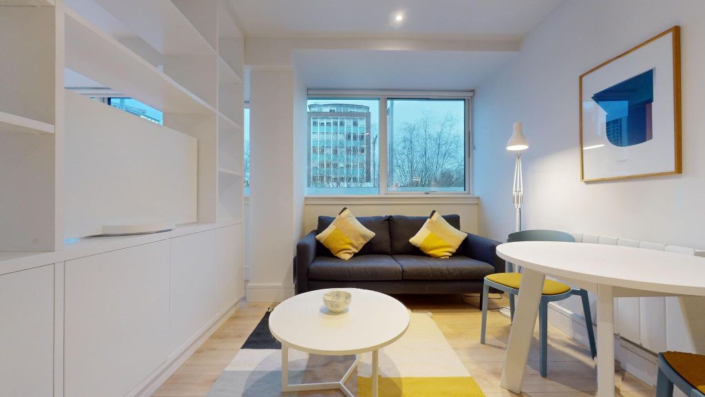 Property photo 1 of 20 Living Room