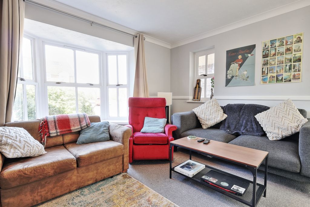 Property photo 3 of 27 2A