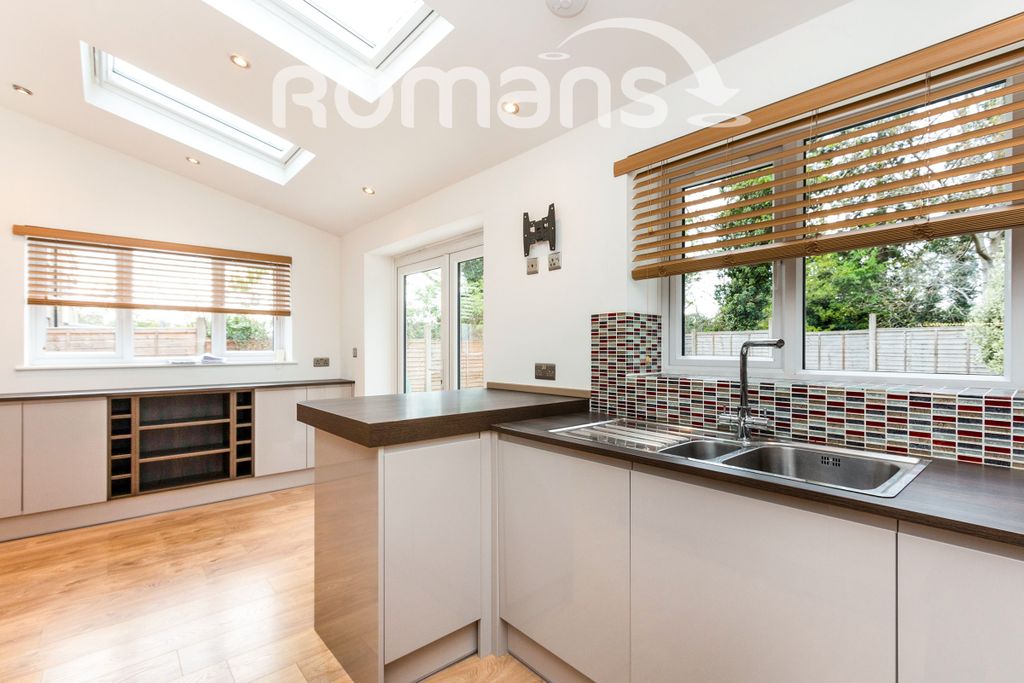 Property photo 2 of 10 1