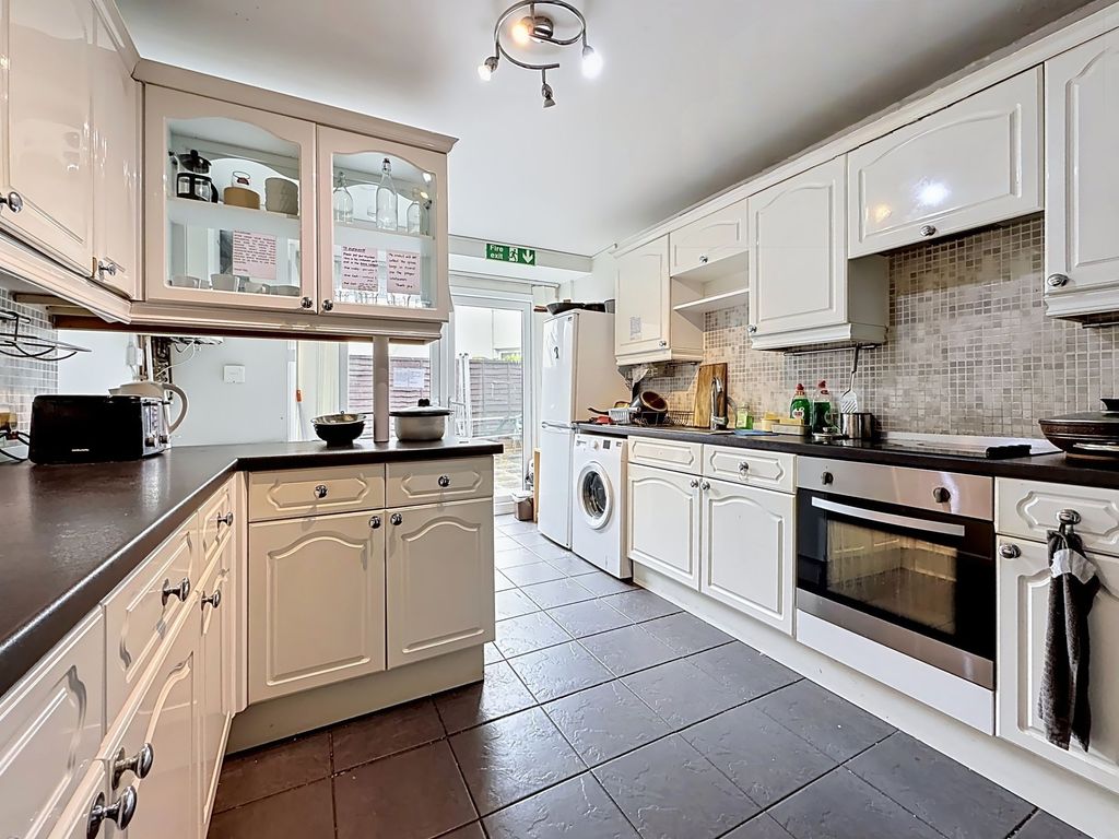 Property photo 2 of 15 Kitchen