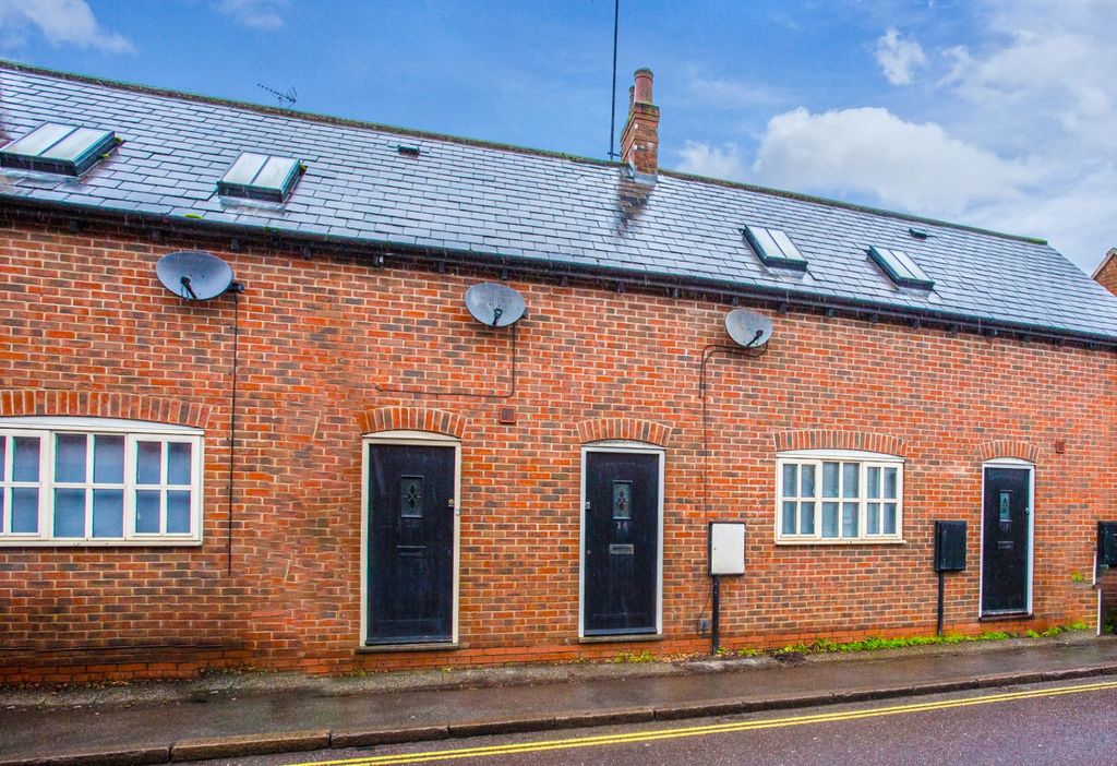 Property photo 1 of 6 Photo 5