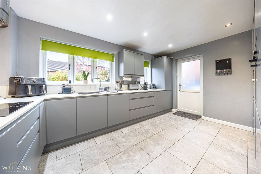 Property photo 3 of 37 Picture No. 19