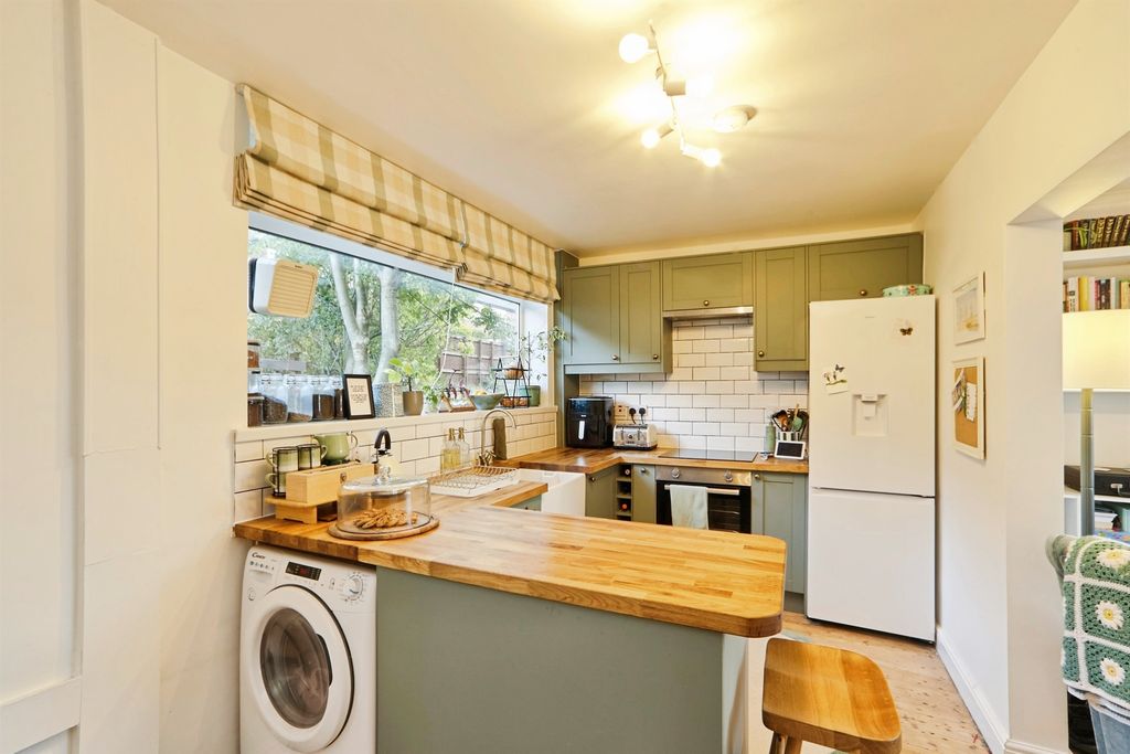 Property photo 3 of 17