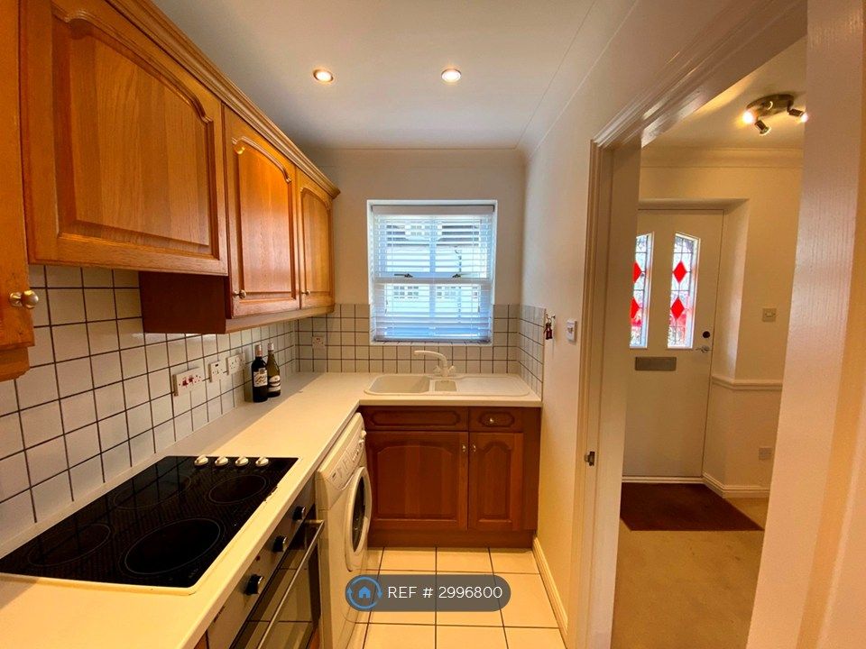 Property photo 2 of 19 Kitchen
