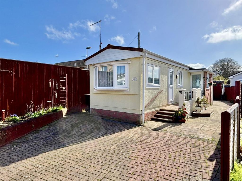 Property photo 1 of 11 d2261cc8-B541-485F-90F7-F3A10Aa0Eb6c.Jpg