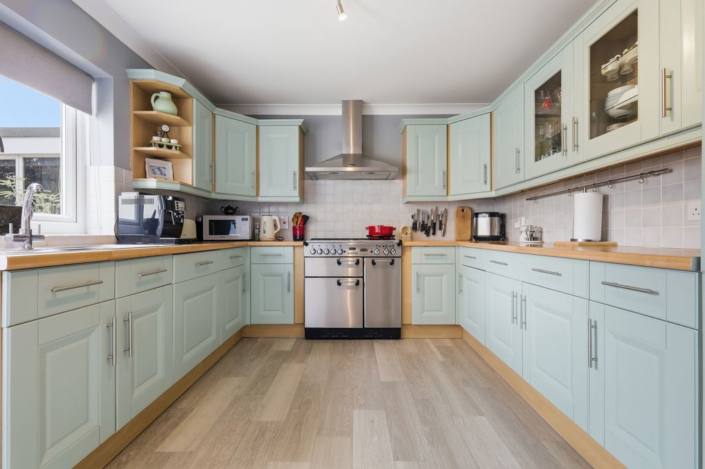 Property photo 3 of 21 16_Img_1373