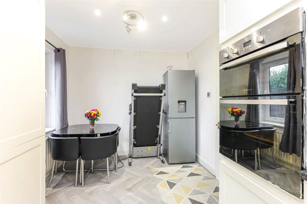 Property photo 3 of 14 Picture No. 18