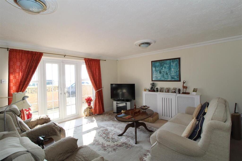 Property photo 3 of 14