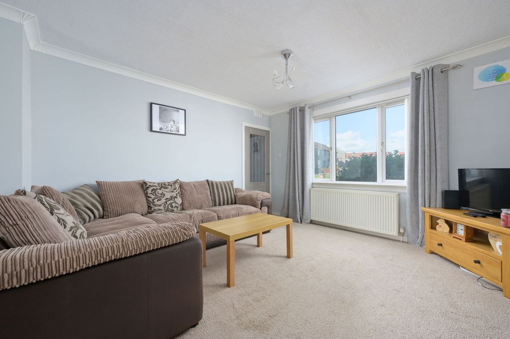 Property photo 2 of 26