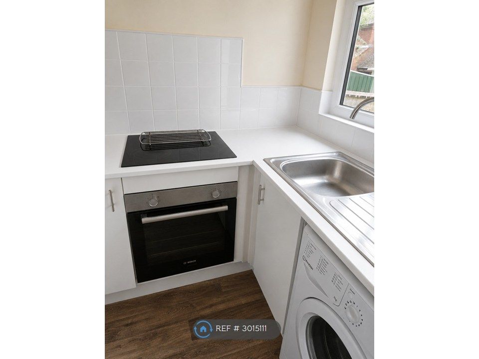 Property photo 3 of 13 Kitchen