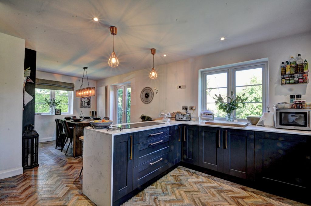 Property photo 2 of 17 3530-Hr-7