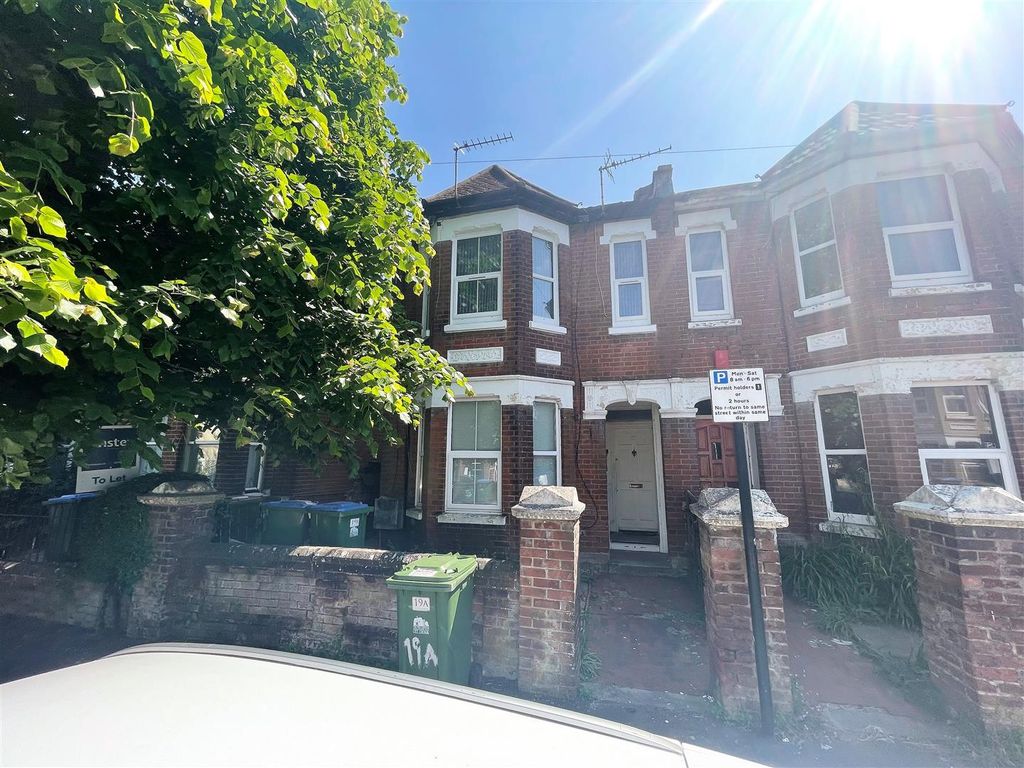 Property photo 1 of 6 19A Newcombe Road Front.Jpg