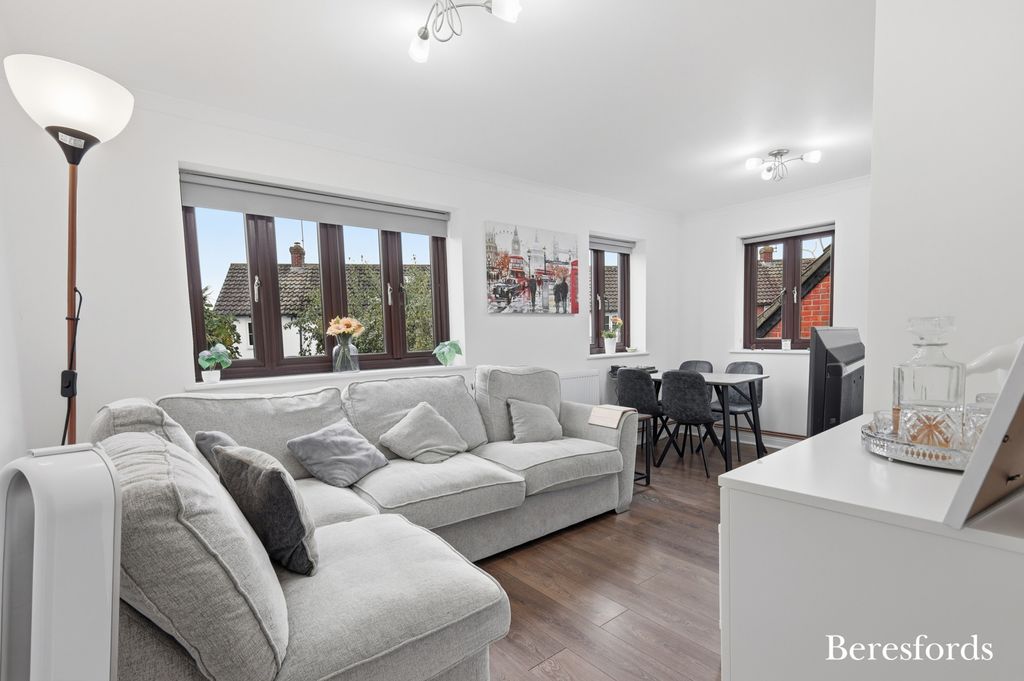 Property photo 2 of 14 Picture No. 15