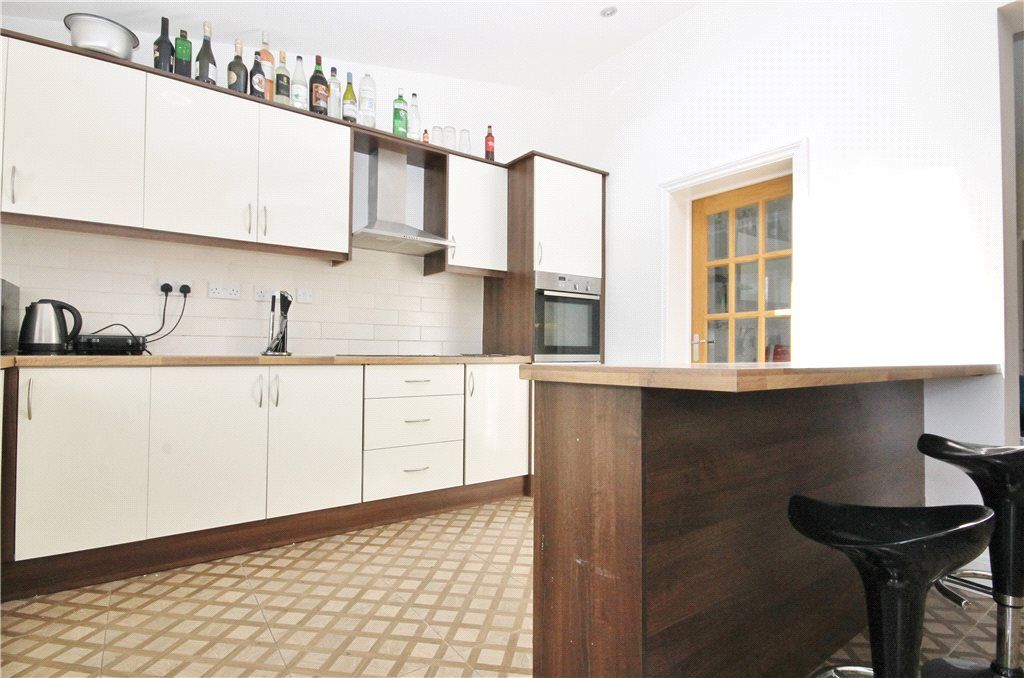 Property photo 2 of 12 Kitchen