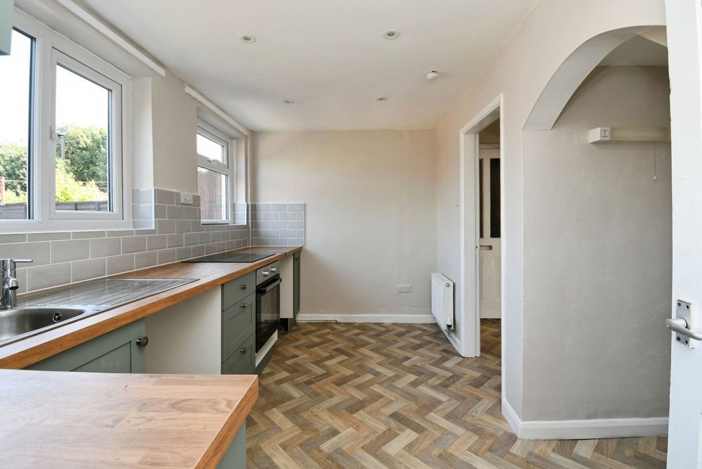 Property photo 2 of 12 Pbox-Img.Jpg