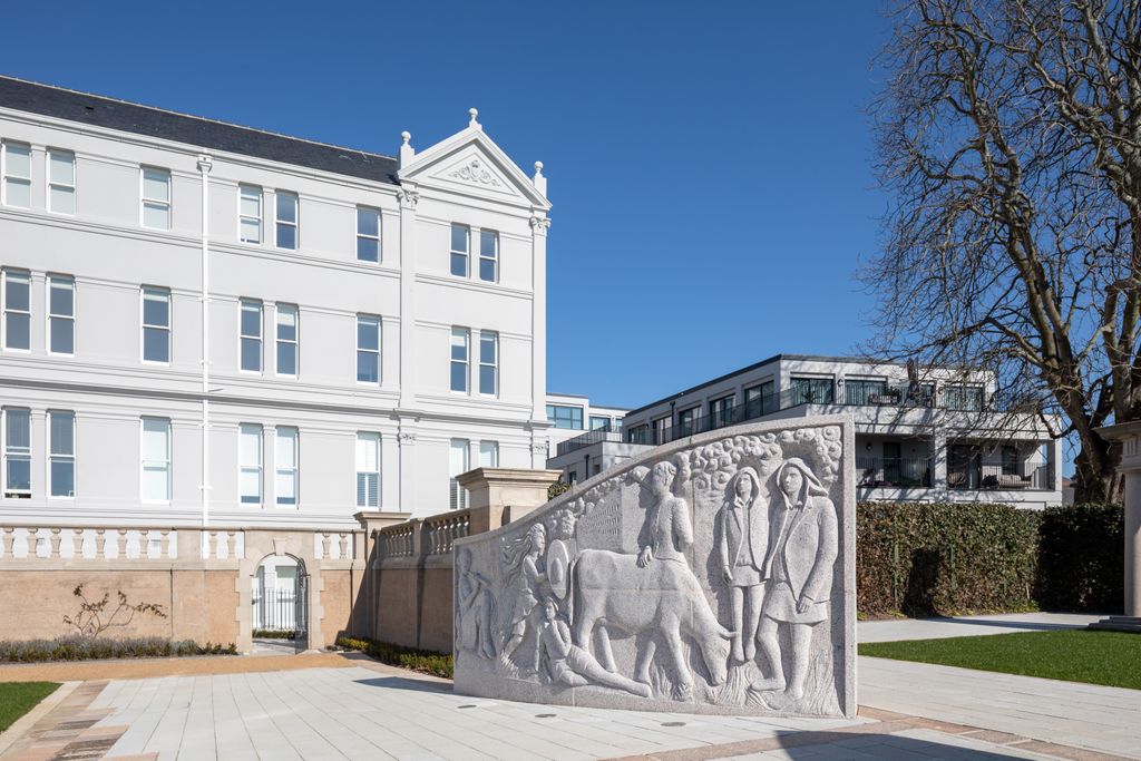 Property photo 2 of 20