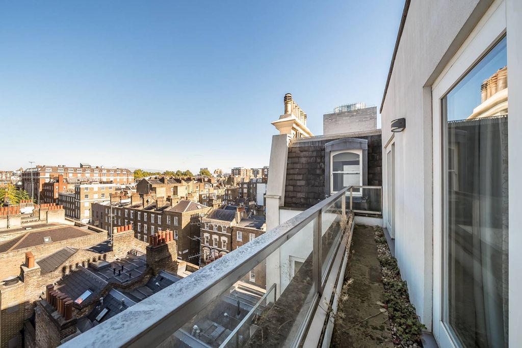 Property photo 3 of 11