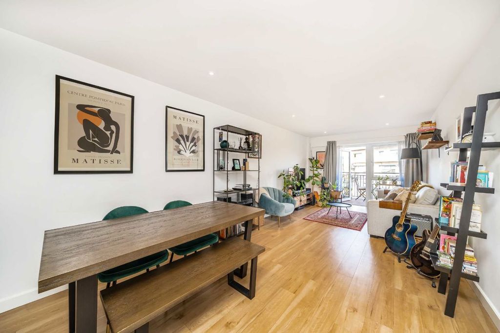 Property photo 3 of 8