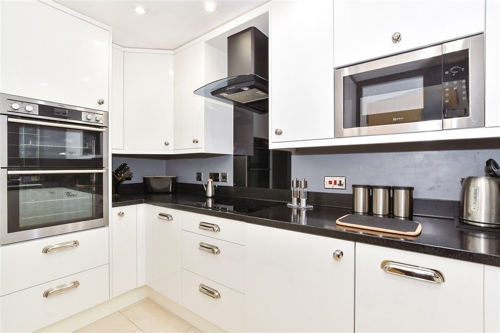 Property photo 2 of 15 Kitchen