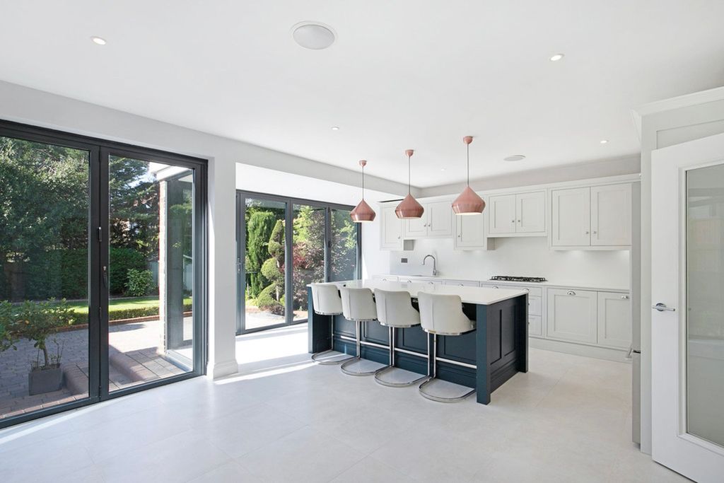 Property photo 3 of 24