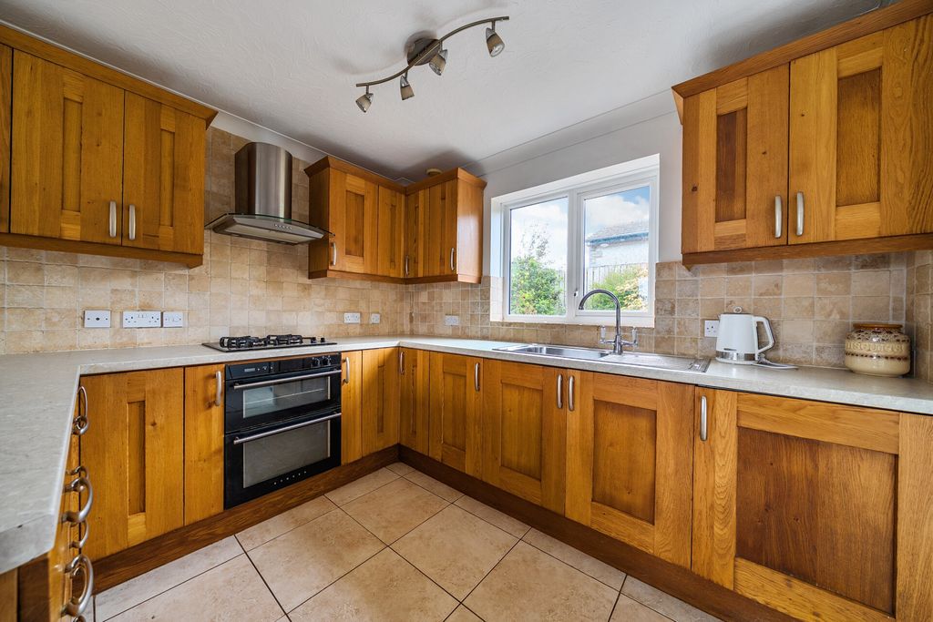 Property photo 2 of 19 13-6A84490E1dc86-...