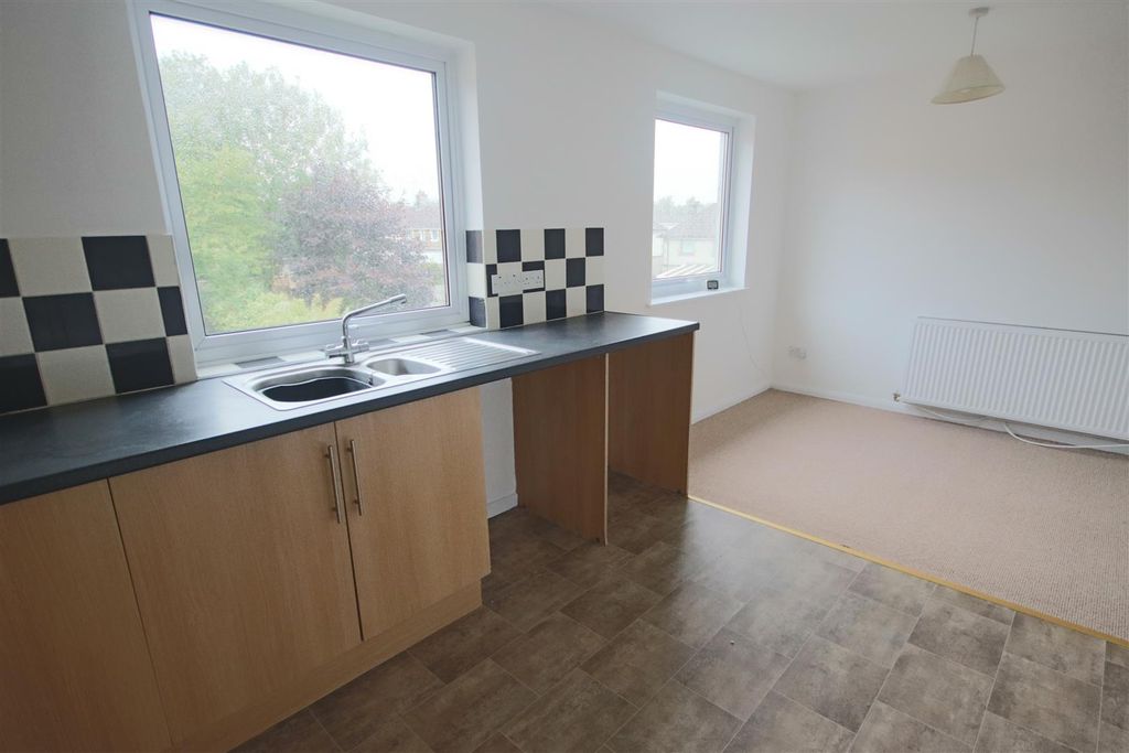 Property photo 3 of 9 Img_0585.Jpg