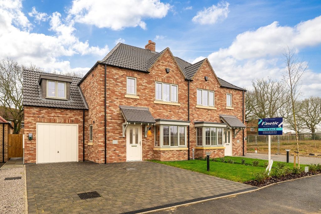 Property photo 1 of 23 4885571