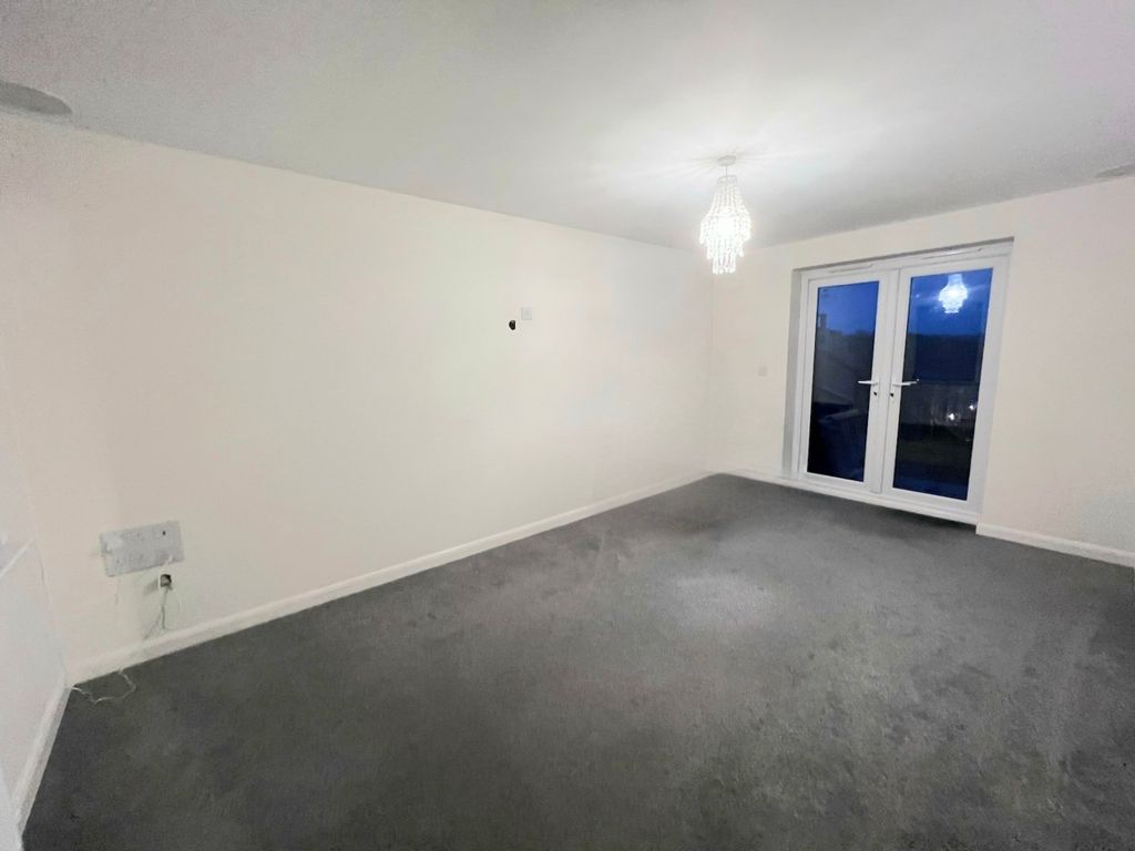 Property photo 2 of 14 Lounge