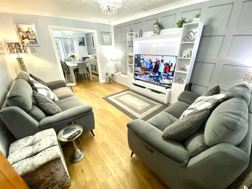 Property photo 2 of 17 20251120_145457591_Ios5Markington.Jpg