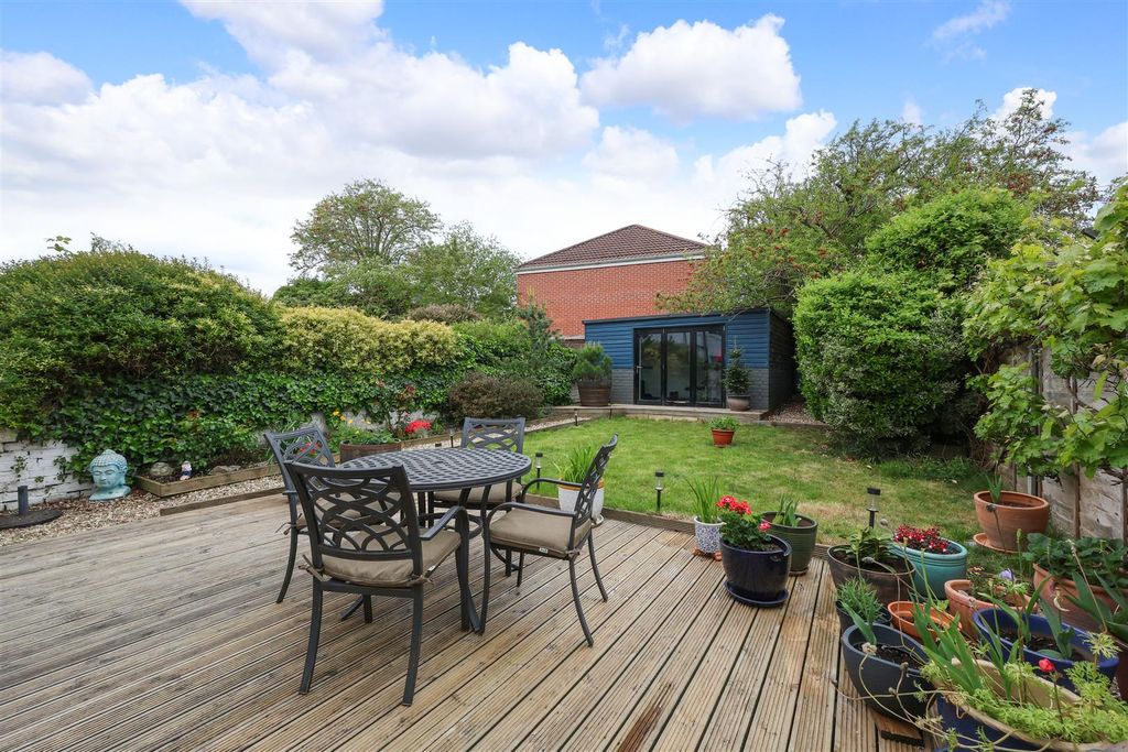 Property photo 1 of 20