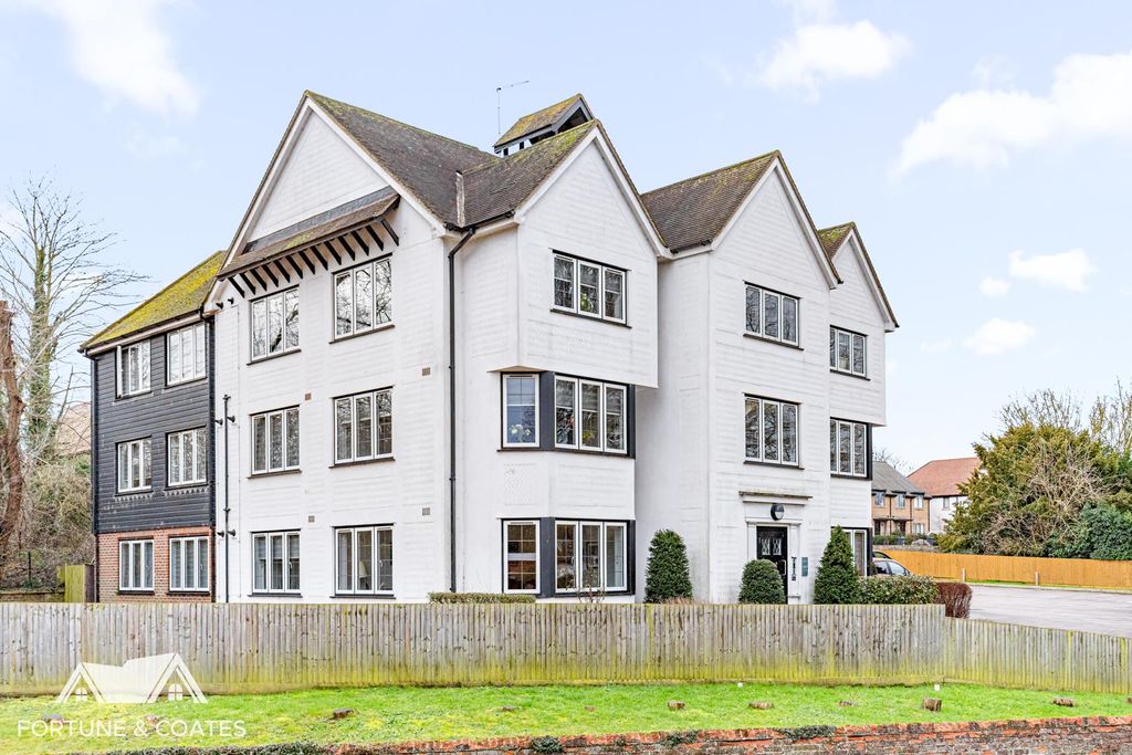 Property photo 1 of 16 Churchgatecourt_20.Jpg