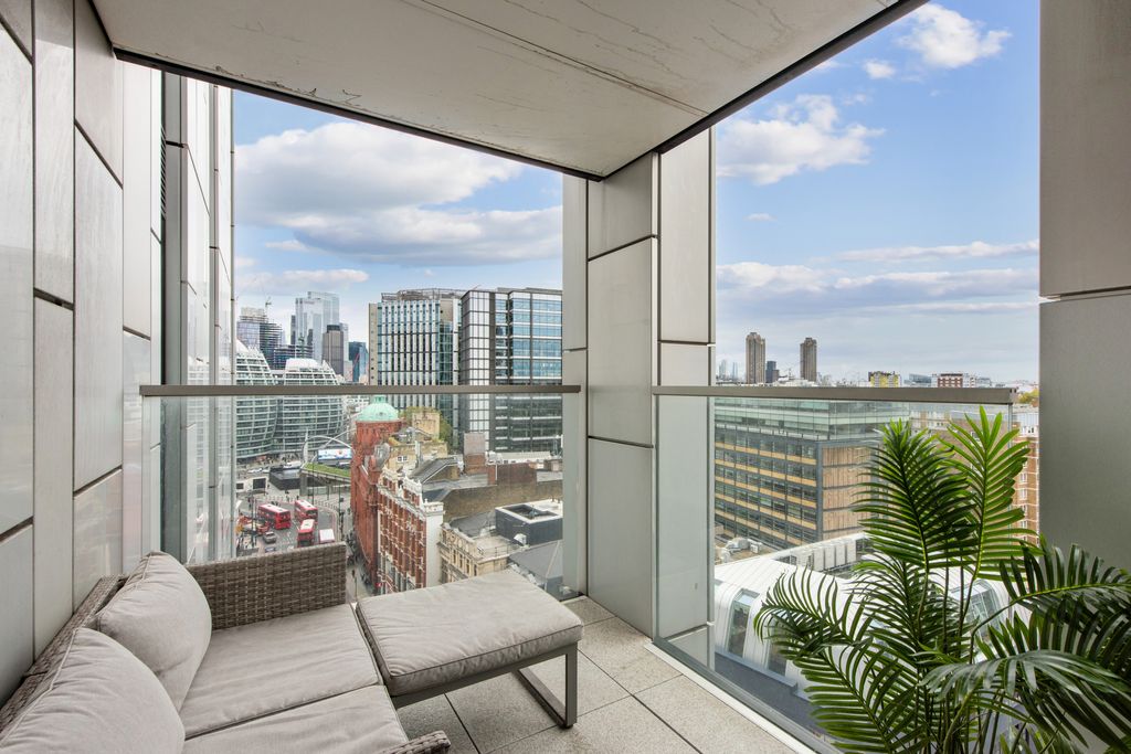 Property photo 3 of 21