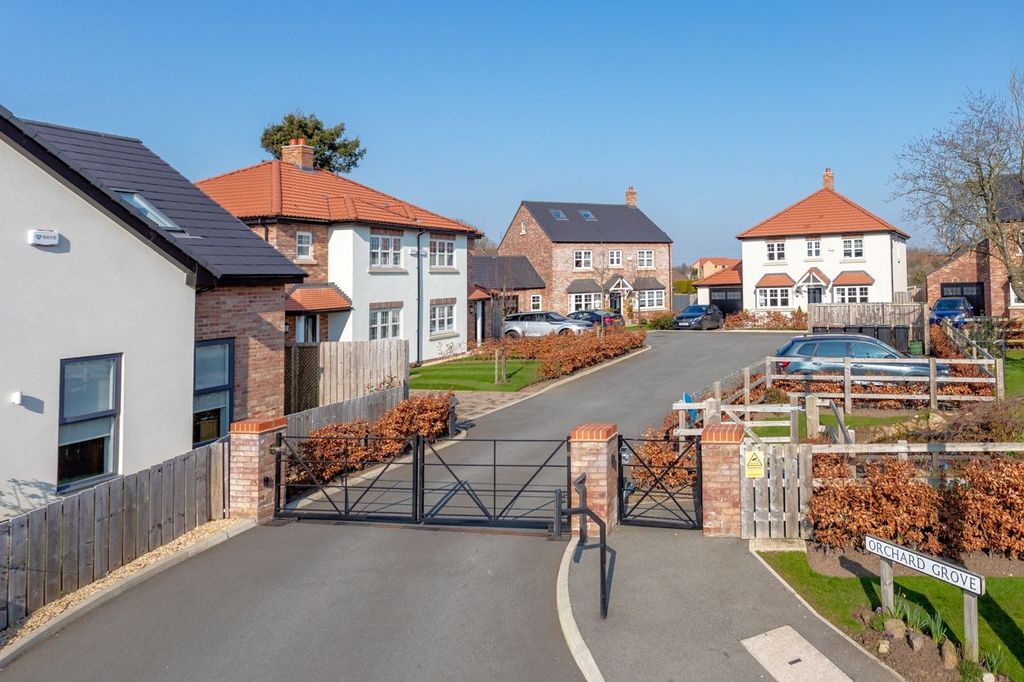 Property photo 2 of 24