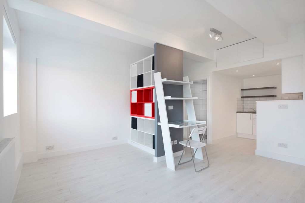 Property photo 1 of 5