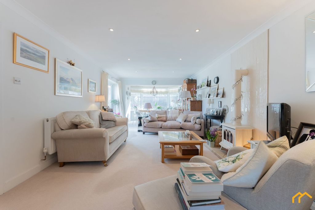 Property photo 2 of 37