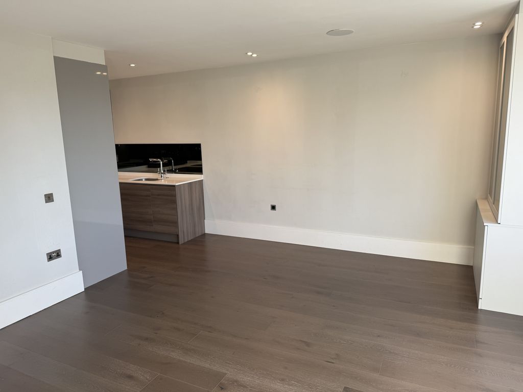 Property photo 3 of 9 Gallery