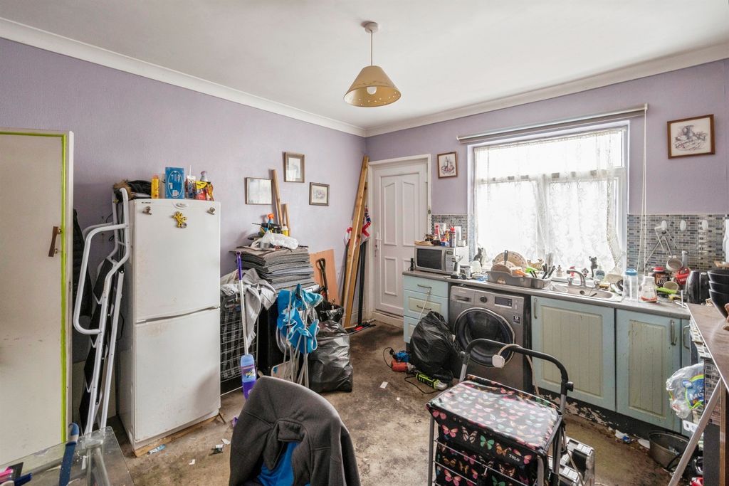 Property photo 3 of 17