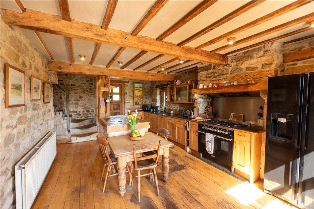 Property photo 2 of 24 Breakfast Kitchen