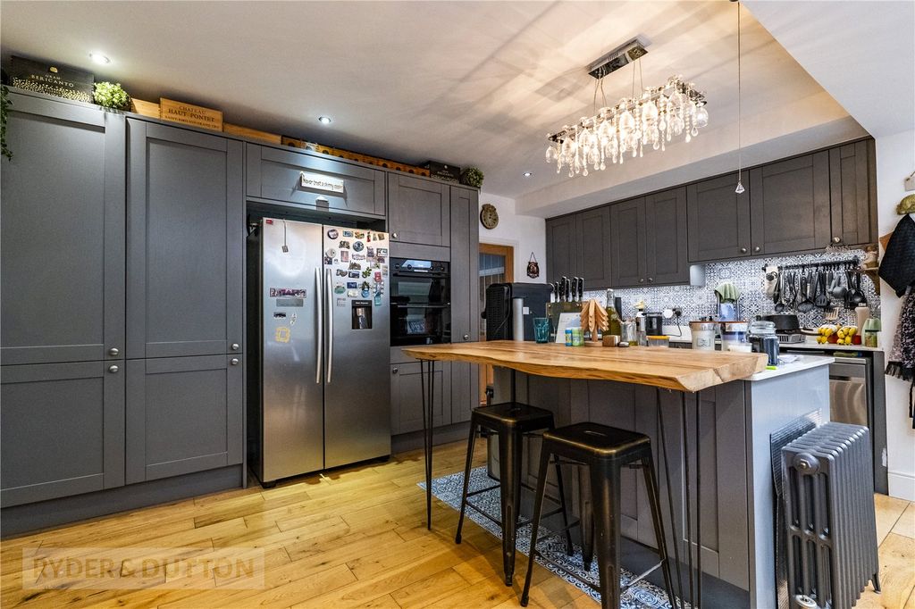 Property photo 3 of 24 Kitchen