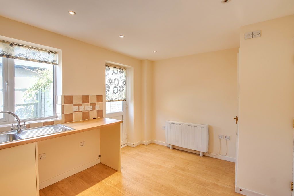 Property photo 3 of 13 Photo 8