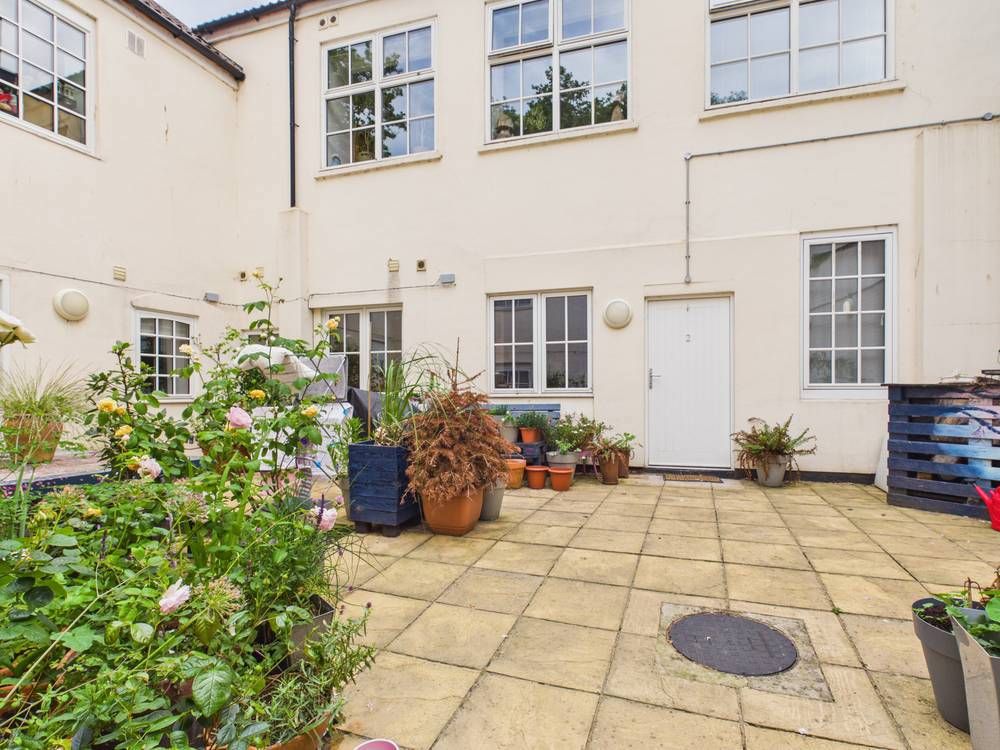 Property photo 1 of 10 Giraffe360-Still008
