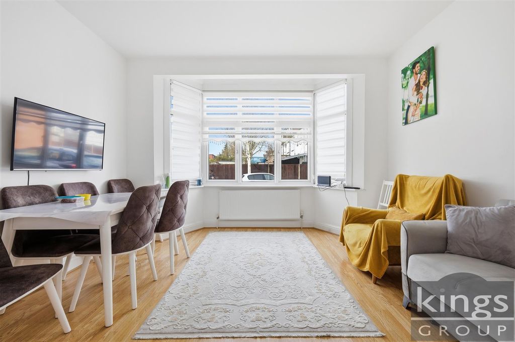 Property photo 2 of 19 Living Room