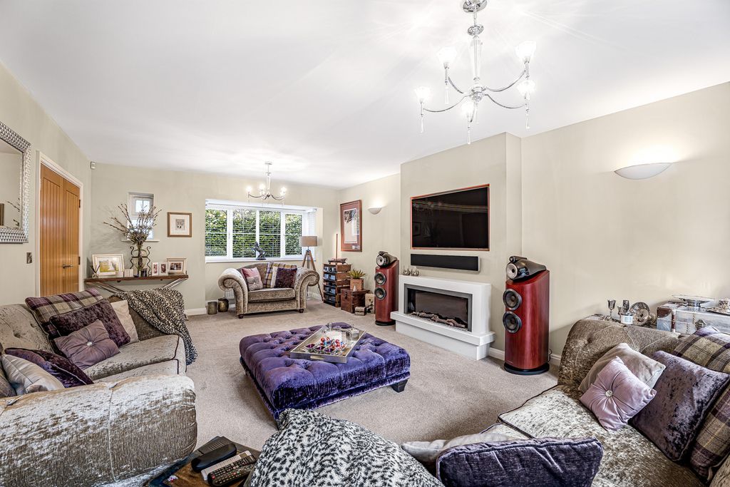 Property photo 3 of 22