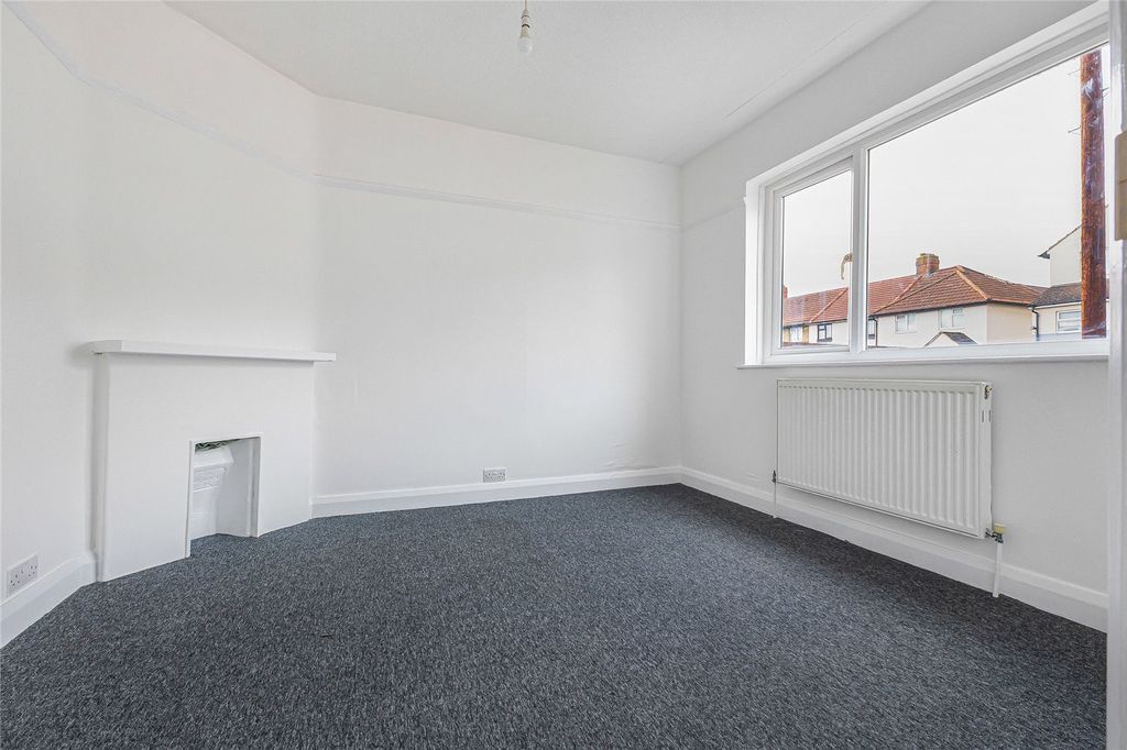 Property photo 3 of 18 Picture No. 01