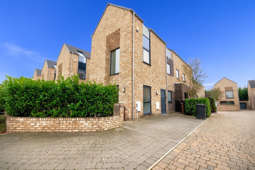 Property photo 1 of 20 Chatgpt Image Oct 17, 2025, 09_11_05 Am.Png