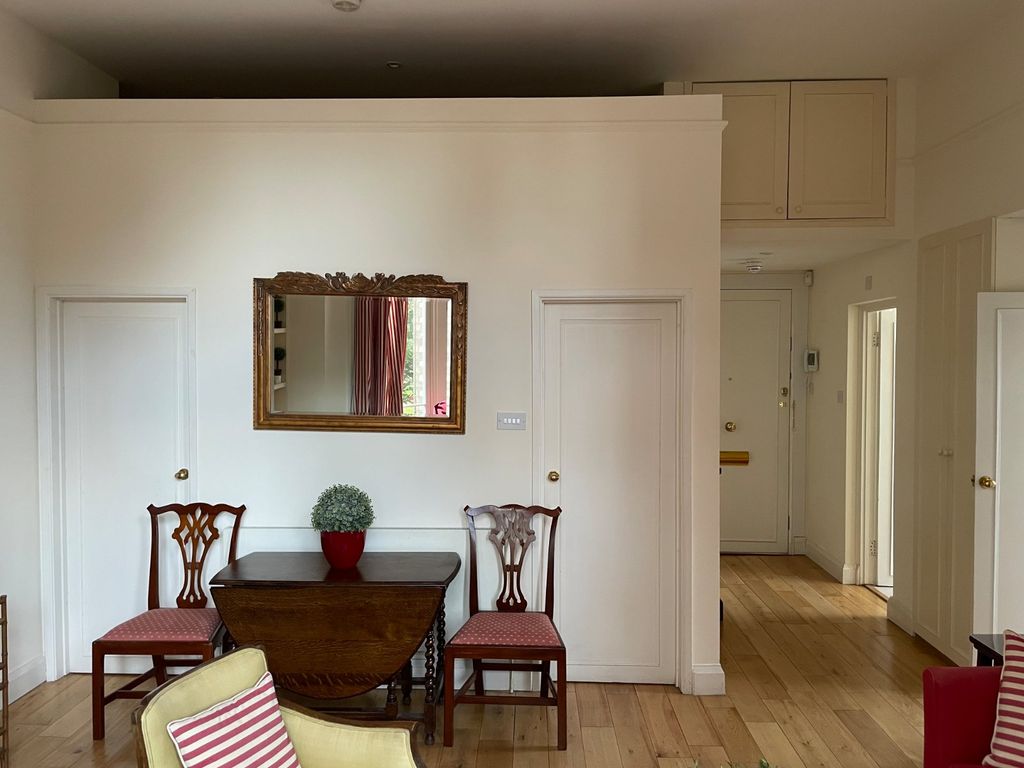 Property photo 3 of 5 Reception/Bedroom