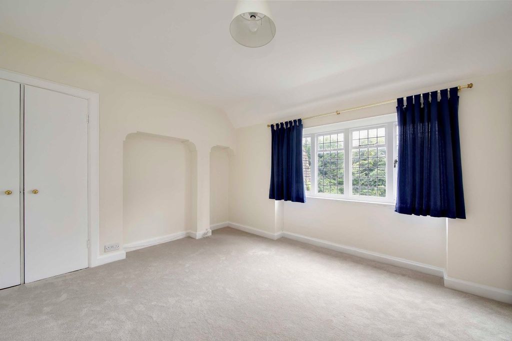 Additional image 11 of 6 bed detached house for salePenn Road, Beaconsfield HP9