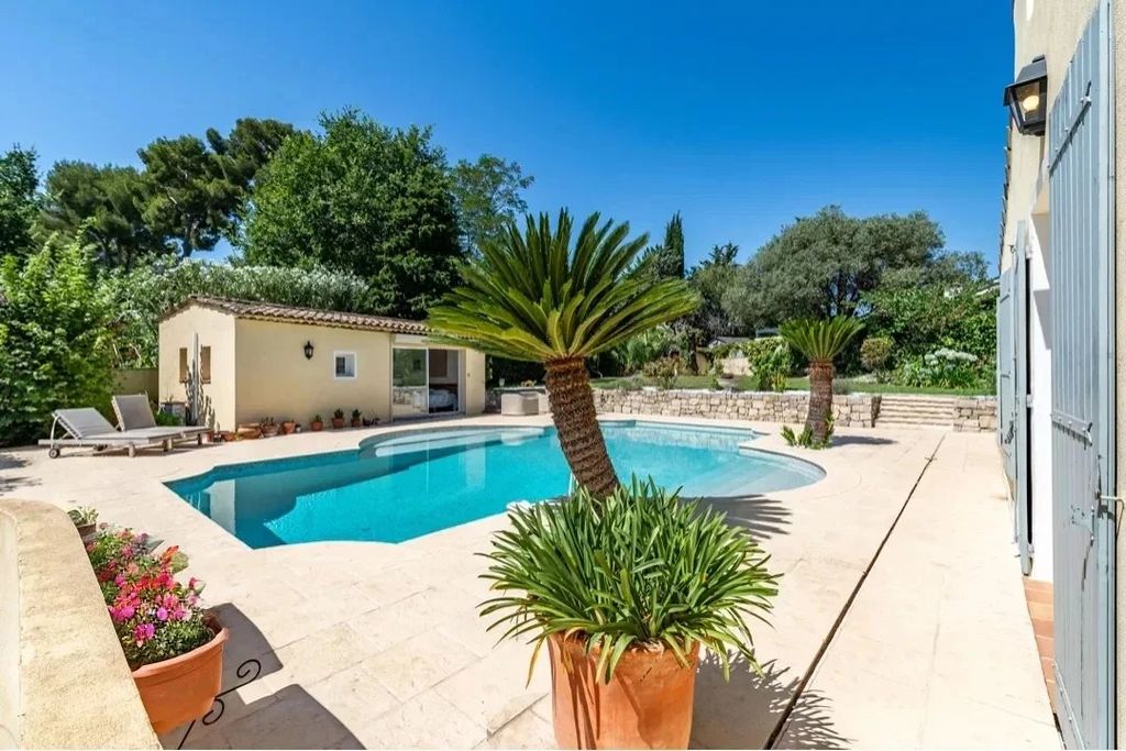 Property photo 2 of 19