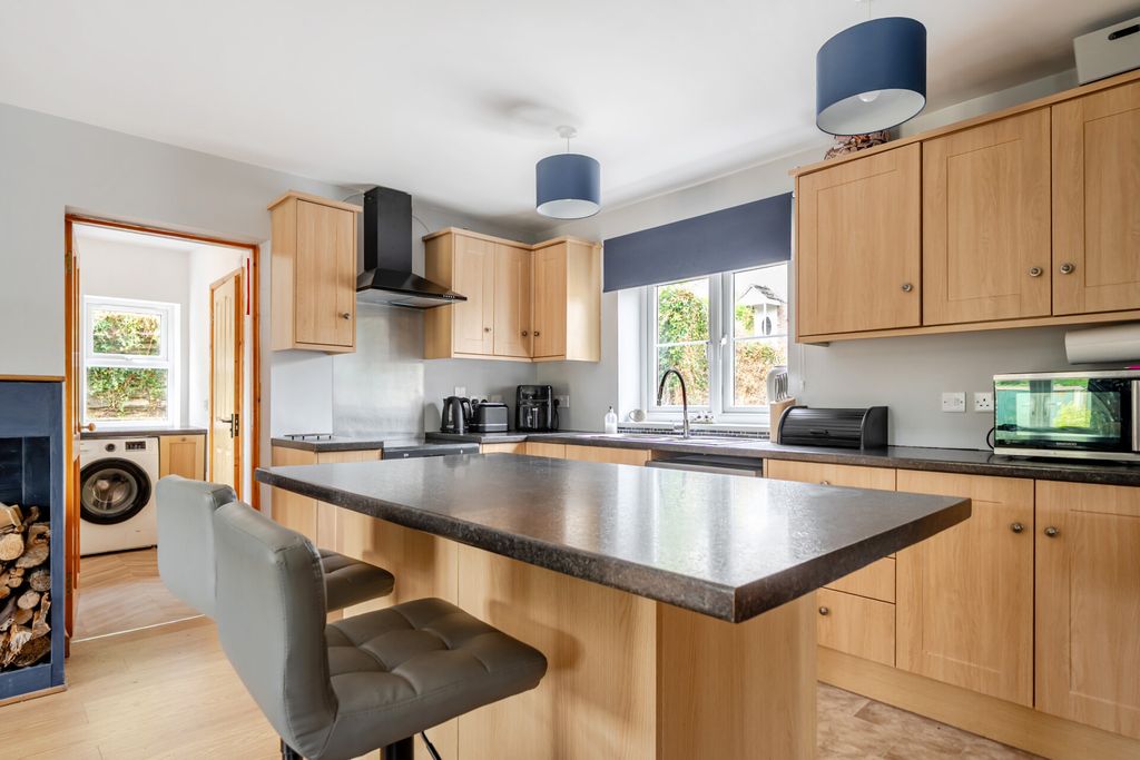 Property photo 2 of 17 2-6A6884dc30c2d-1...