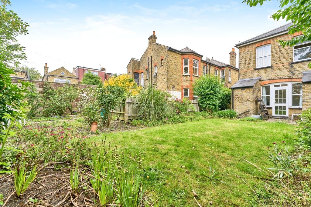 Property photo 2 of 17 Photo